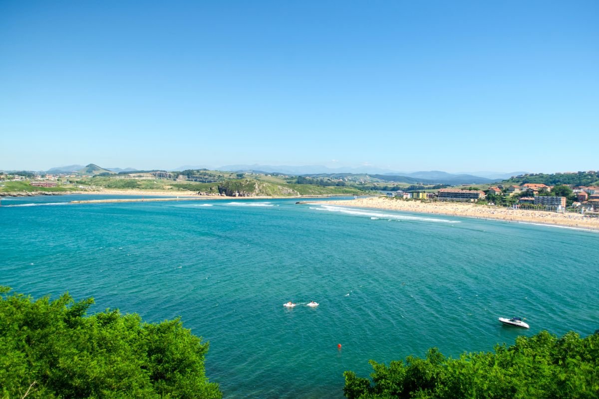Lee más sobre el artículo Apartamentos cerca de la playa en Suances